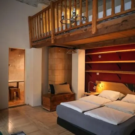 Charming With Big Shared Terrace In The Center *